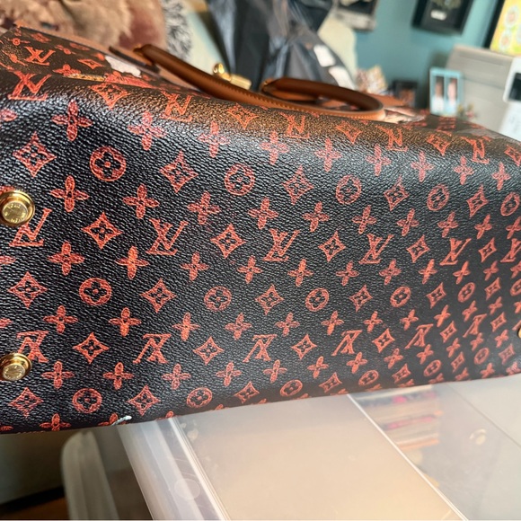 Louis Vuitton Monogram Red and Brown Interior Bag - Picture 4 of 11